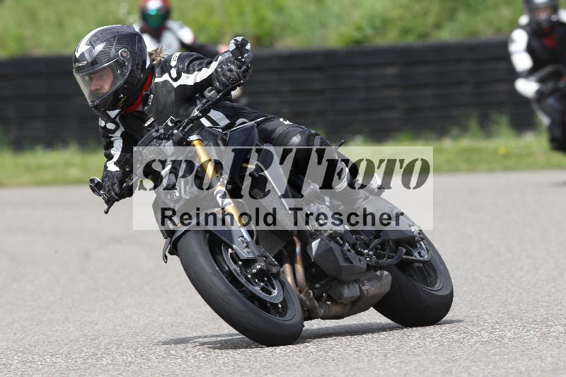 Archiv-2025/10 23.04.2025 Cornu Master School ADR/rot-rouge/12